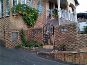 5 Bed House in Shallcross