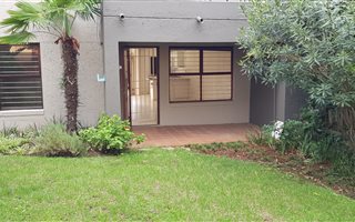 2 Bedroom Simplex in Marais Steyn Park