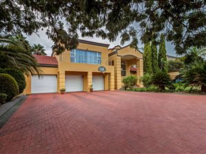 5 Bedroom House in Dainfern Golf Estate