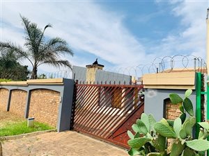 3 Bed House in Bonaero Park