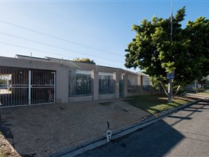 4 Bed House in Die Bos