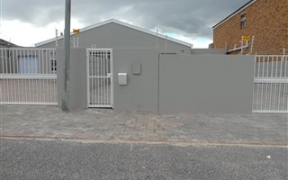 3 Bedroom House in Grassy Park