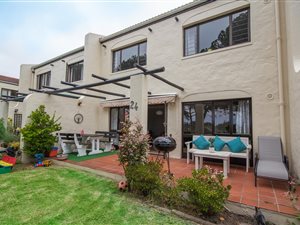3 Bed Duplex in Meadowridge
