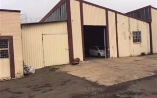 1400 m² Industrial space in Alrode
