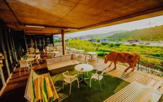 1951 m² Commercial space in Riverhorse Valley