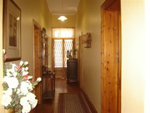 17 Bed House in Victoria West