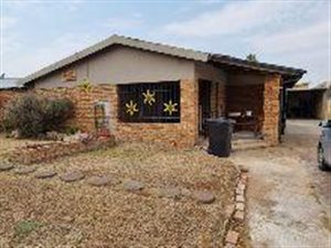3 Bed House in Van Dyk Park