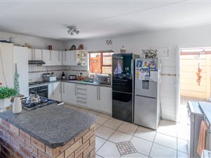 3 Bed House in Bothasig