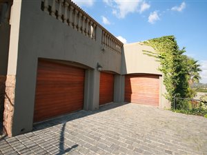 5 Bedroom House in Woodhill
