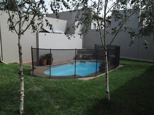 1 Bed Garden Cottage in Westdene