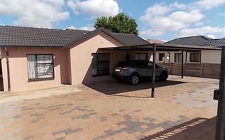 3 Bedroom House in The Orchards