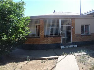 4 Bed House in Theunissen