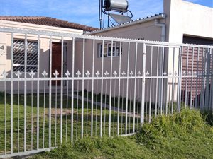 2 Bed House in Kalkfontein
