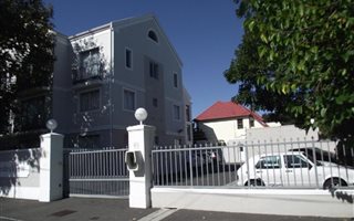 1 Bedroom Apartment in Rondebosch