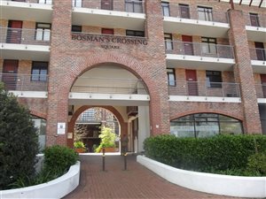 2 Bed Apartment in Onder Papegaaiberg