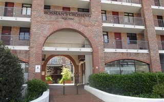 2 Bedroom Apartment in Onder Papegaaiberg