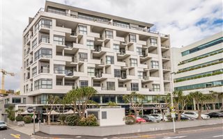 1 Bedroom Apartment in Claremont