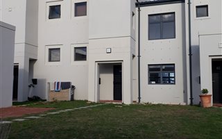 3 Bedroom House in Costa Da Gama
