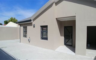 2 Bedroom House in Durbanville
