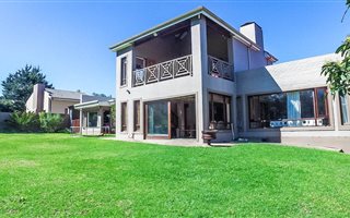 7 Bedroom House in Heather Park