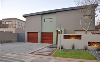 4 Bedroom House in Leeuwenhof Estate