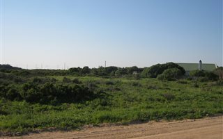 2.3 ha Land available in Long Acres