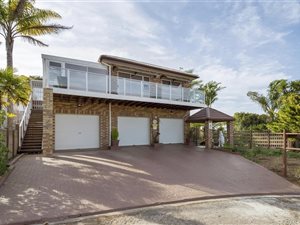 4 Bed House in Loerie Park