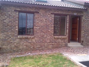 2 Bed Townhouse in Olievenhoutbosch