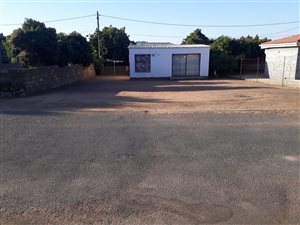 2 Bed House in Lethlabile