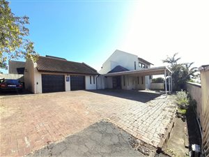 5 Bed House in Clare Hills