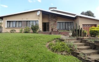 4 Bedroom House in Farningham Ridge