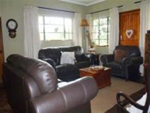 4 Bed House in Uitenhage Central