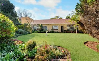 3 Bedroom House in Kensington B
