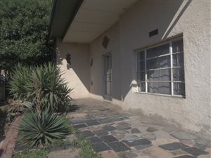 6 Bed House in Newlands