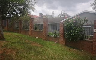 3 Bedroom House in Hayfields