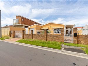 3 Bed House in Kensington