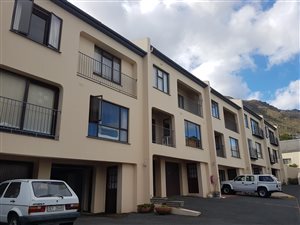 3 Bed House in Gordons Bay Central