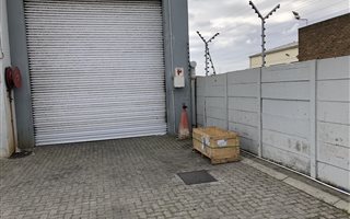 295 m² Industrial space in Airport Industria