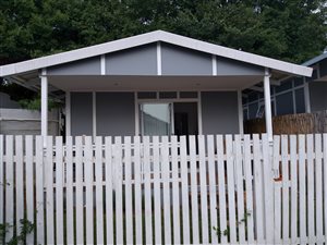 1 Bed Garden Cottage in Savoy Estate