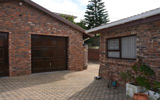 3 Bedroom House in Dana Bay