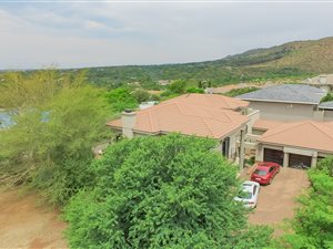 4 Bed House in Featherbrooke