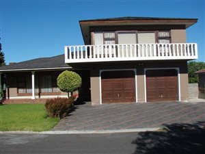 4 Bed House in Oakdene
