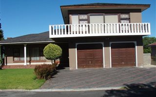 4 Bedroom House in Oakdene