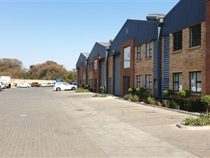 420 m² Industrial space in Hughes