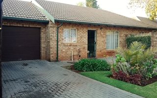 2 Bedroom Townhouse in Pierre van Ryneveld