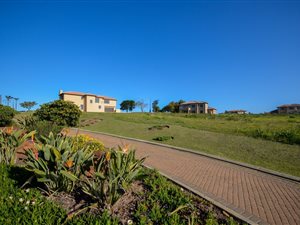 800 m² Land available in The Hill Estate