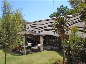2 Bed Garden Cottage in Bryanston