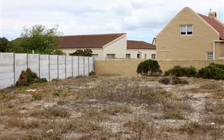 568 m² Land available in Port Owen