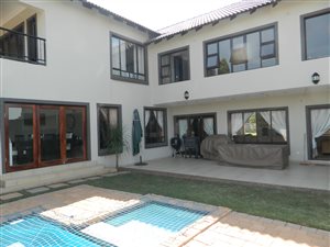 5 Bed House in Silver Lakes Golf Estate