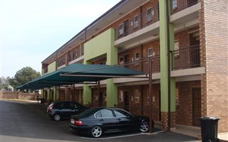 1 Bedroom Apartment in Elandsfontein AH